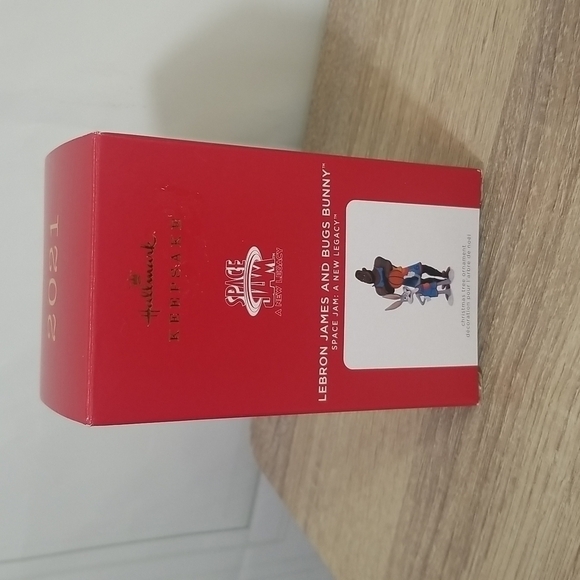 Hallmark Keepsake Ornament Space Jam Lebron James & Bugs Bunny Christmas 2021 - Picture 4 of 11